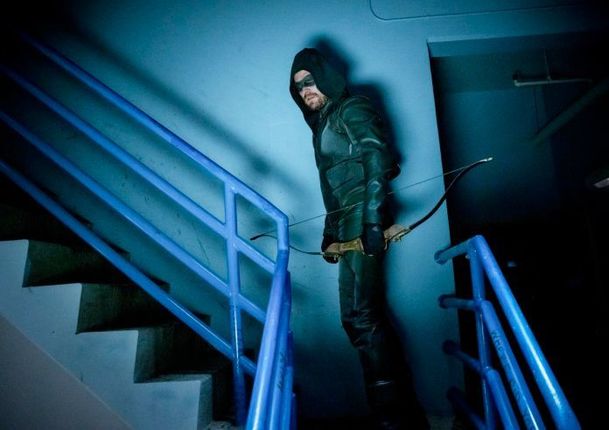 Arrow: V závěrečné sérii se historie znovu opakuje. Je tu trailer | Fandíme serialům