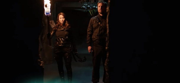 Arrow: V závěrečné sérii se historie znovu opakuje. Je tu trailer | Fandíme serialům