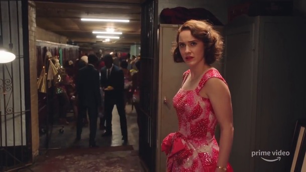 The Marvelous Mrs. Maisel se vydává na turné v plnohodnotném traileru ke 3. sérii | Fandíme serialům