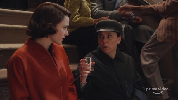 The Marvelous Mrs. Maisel se vydává na turné v plnohodnotném traileru ke 3. sérii | Fandíme serialům