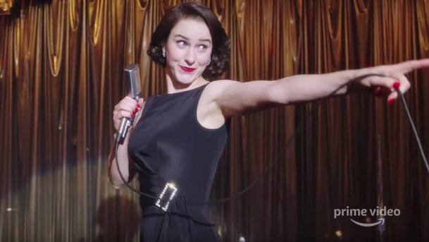 The Marvelous Mrs. Maisel se vydává na turné v plnohodnotném traileru ke 3. sérii | Fandíme serialům