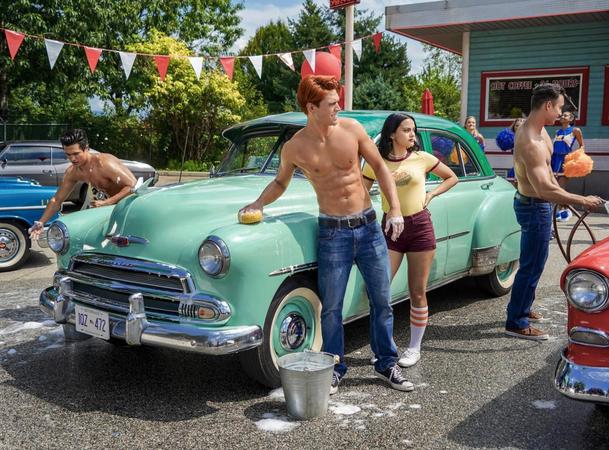 Riverdale 4: Víme, kdo si zahraje seriálového bratra Luka Perryho | Fandíme serialům