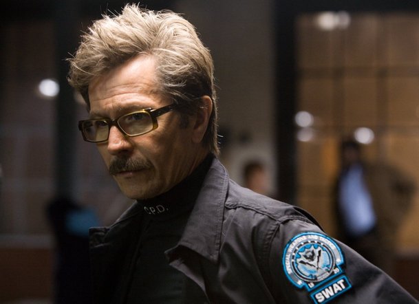 Slow Horses: Oscarový Gary Oldman bude po Jeden musí z kola ven zase špion | Fandíme serialům