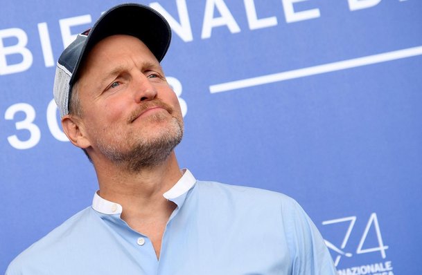 The White House Plumbers: Woody Harrelson a Justin Theroux v minisérii o aféře Watergate | Fandíme serialům