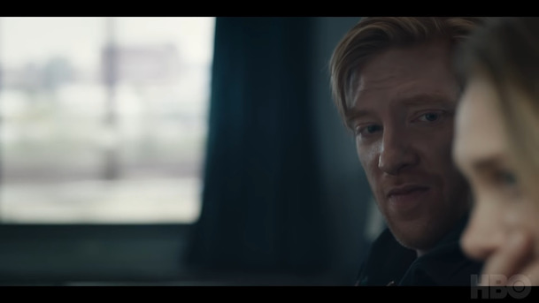 Run: Domhnall Gleeson a Merritt Wever se vydávají na útěk v první upoutávce | Fandíme serialům