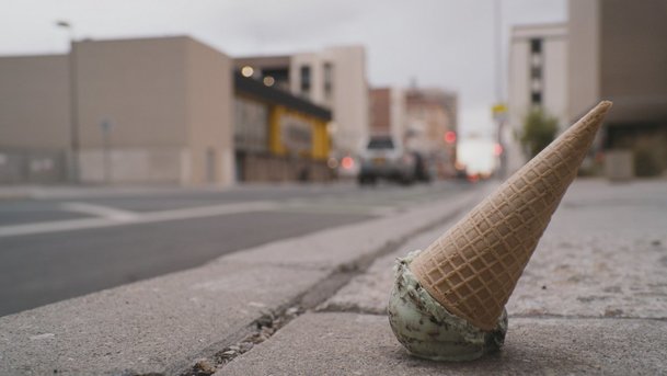 Proč je Volejte Saulovi ještě lepší seriál než Perníkový táta | Fandíme serialům