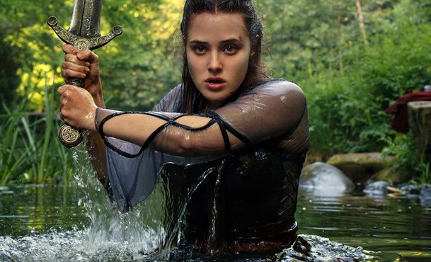 Prokletá: Fantasy novinka od Netflixu se představuje akčním trailerem | Fandíme serialům