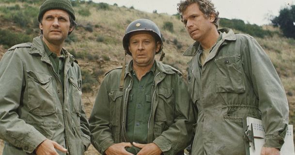 M*A*S*H: Proč Wayne "Trapper" Rogers opustil seriál | Fandíme serialům