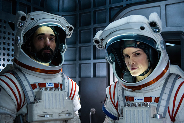 Away: Hillary Swank se vydává na Mars v novém seriálu od Netflixu | Fandíme serialům