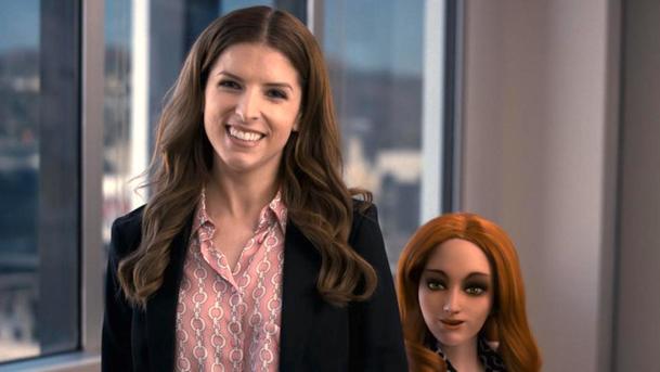 Dummy: Anna Kendrick se kamarádí s pěkně sprostou sexuální panenkou | Fandíme serialům