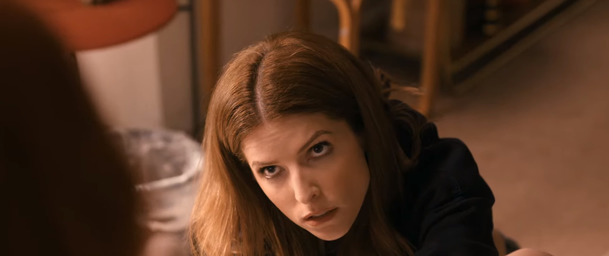 Dummy: Anna Kendrick se kamarádí s pěkně sprostou sexuální panenkou | Fandíme serialům