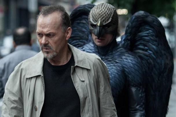 Dopesick: Michael Keaton se ocitne ve středu opioidové krize | Fandíme serialům