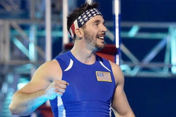 American Ninja Warrior: Jeden z nejúspěšnějších závodníků byl zatčen kvůli dětské pornografii | Fandíme serialům