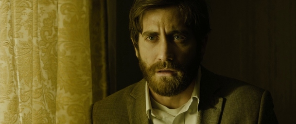 Jake Gyllenhaal lže až se mu od pusy práší | Fandíme serialům