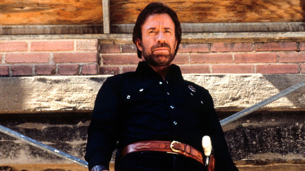 Walker Texas Ranger: Podívejte se, jak vypadá mladý náhradník Chucka Norrise | Fandíme serialům