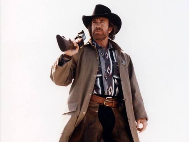 Walker Texas Ranger: Podívejte se, jak vypadá mladý náhradník Chucka Norrise | Fandíme serialům