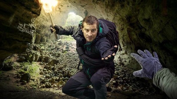 Poprask na Safari: Bear Grylls v interativním filmu od Netflixu. | Fandíme serialům