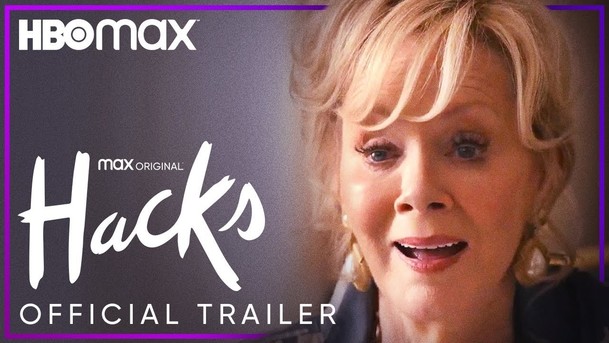 Hacks: Stárnoucí komička s tváří Jean Smart se snaží zaujmout mladou generaci, podívejte se na trailer | Fandíme serialům