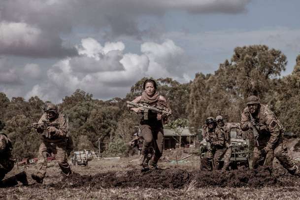 Occupation: Rainfall – Explozivní válku s mimozemšťany představují dva nové trailery | Fandíme filmu