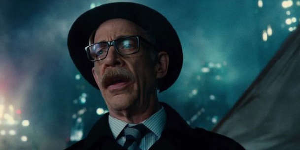 Batgirl: J.K. Simmons se má vrátit jako komisař Gordon | Fandíme filmu