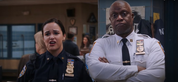 Brooklyn 99: Trailer láká na finální řadu policejního sitcomu | Fandíme serialům