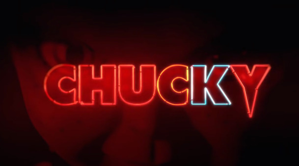 Chucky: Plnohodnotný trailer láká na výživné vraždění a středoškolské prostředí | Fandíme serialům