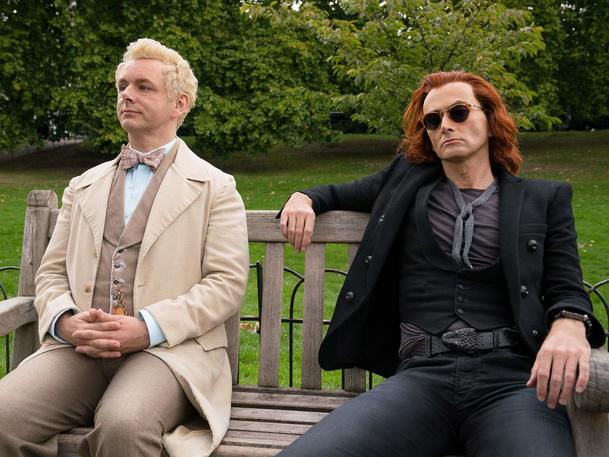 Good Omens: Přinášíme první pohled na druhou řadu fantasy od Neila Gaimana | Fandíme serialům