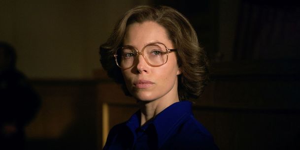 Candy: Jessica Biel zavraždí sekerou manželku svého milence | Fandíme serialům