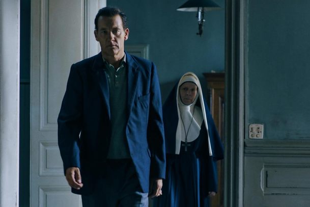 Monsieur Spade: Clive Owen se vrátil jako legendární detektiv | Fandíme serialům