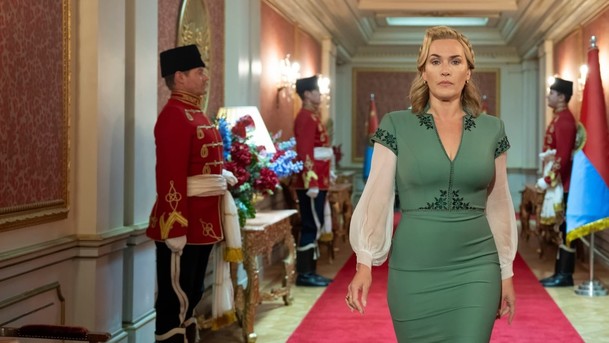 Režim: Kate Winslet si užívá roli autoritářské političky | Fandíme serialům