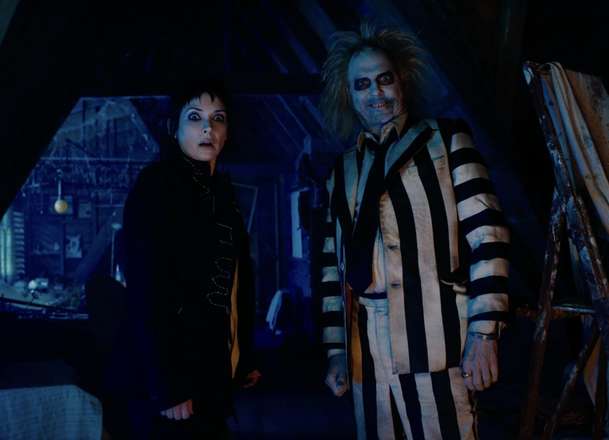 Beetlejuice Beetlejuice: Nový trailer je plný Burtonova dovádění | Fandíme filmu