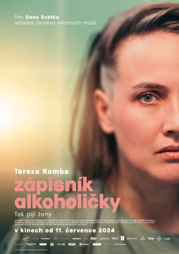 Zápisník alkoholičky: Tereza Ramba se nám v kinech upije před očima | Fandíme filmu