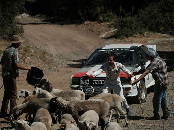 Závod o slávu: Audi a Lancia žhaví gumy v našich kinech | Fandíme filmu