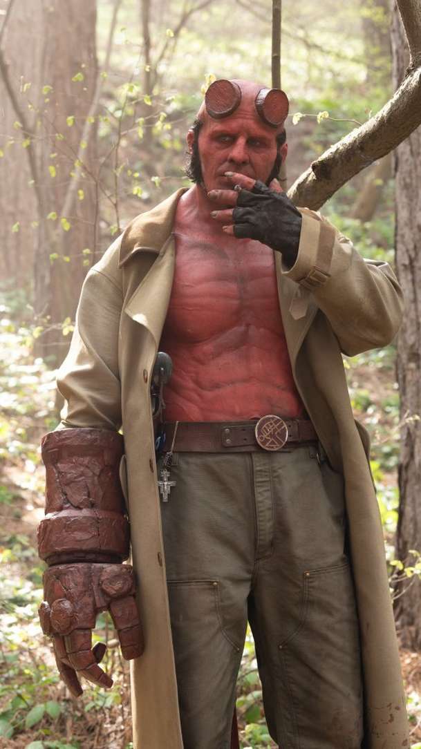 Hellboy: The Crooked Man: Nový trailer hororové detektivky | Fandíme filmu