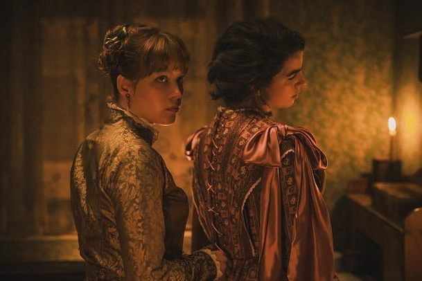 Dcera národa: Česká historická série se chlubí moderním kabátkem | Fandíme serialům