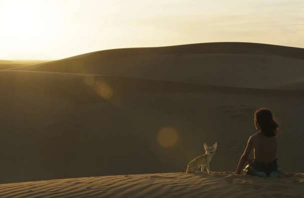 The Desert Child: Skutečný příběh dítěte vychovaného pštrosy | Fandíme filmu