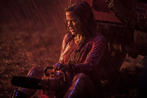 Evil Dead: Krvavá lázeň ve videích i na fotkách | Fandíme filmu