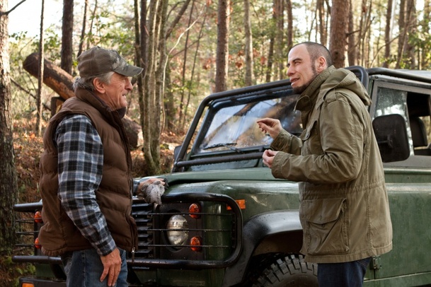 Killing Season: John Travolta vs. Robert De Niro | Fandíme filmu